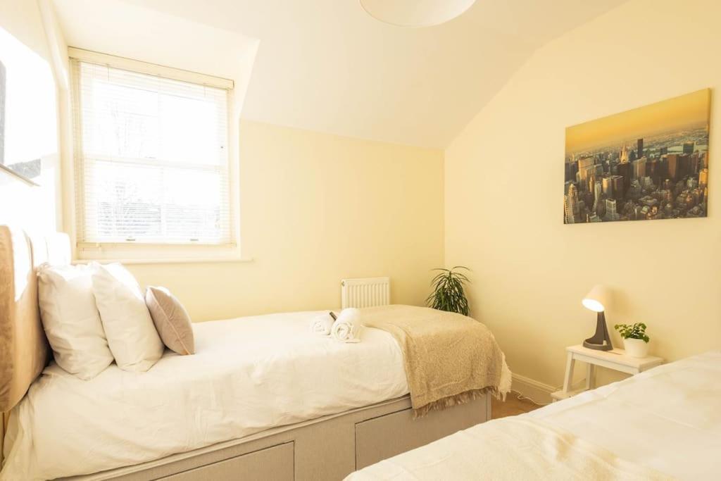 The Wellness Lodge- Gym, Table Tennis, Cinema, Parking And More! Бат Екстер'єр фото