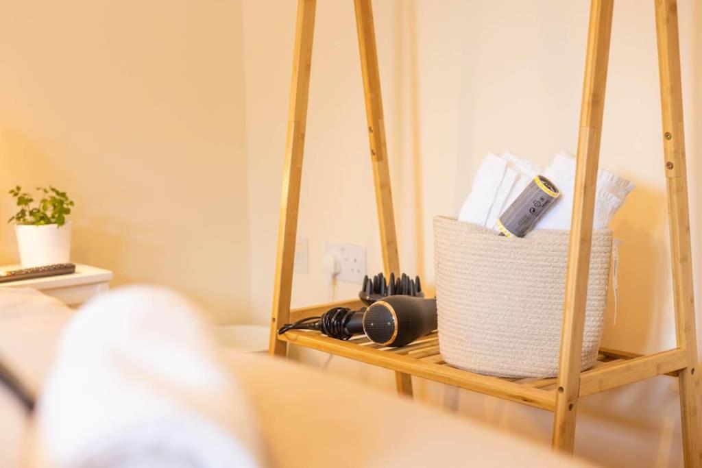 The Wellness Lodge- Gym, Table Tennis, Cinema, Parking And More! Бат Екстер'єр фото
